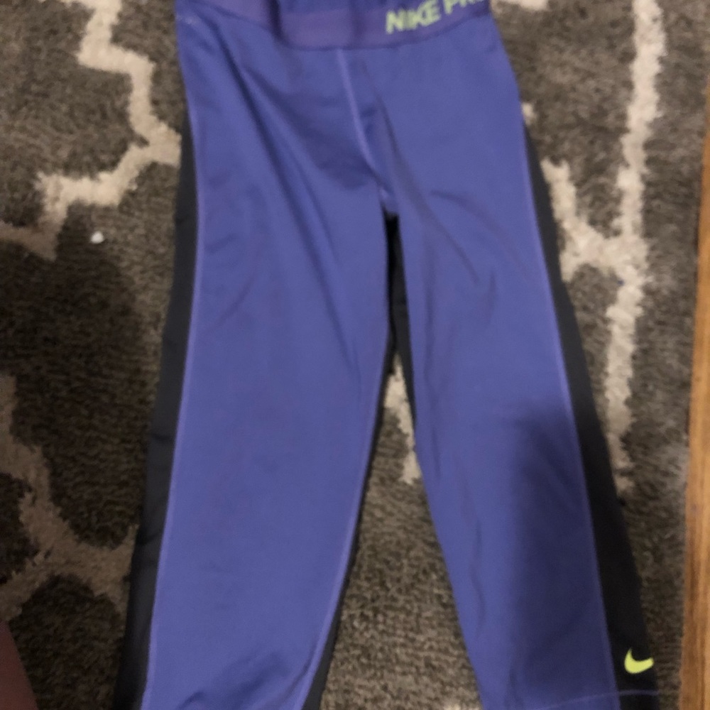 Nike pro crop leggings